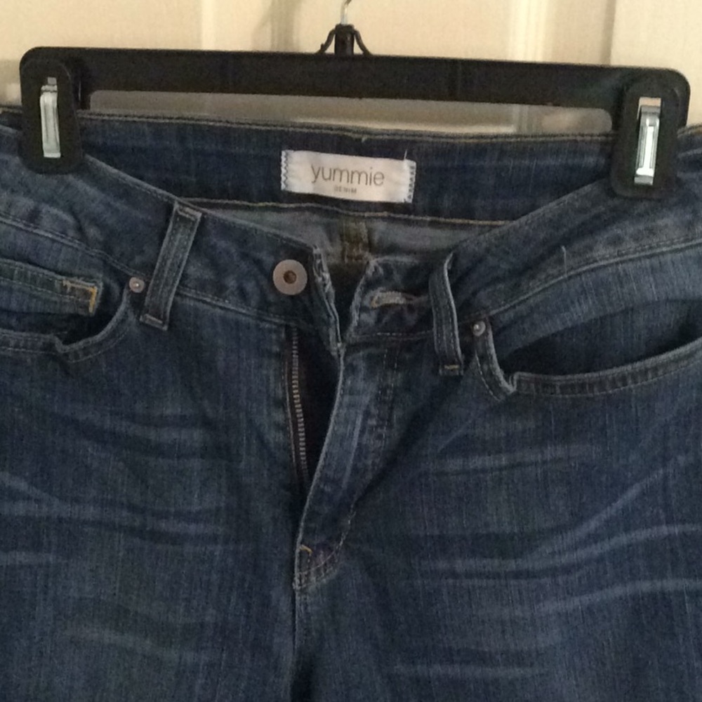 Women’s Blue Jeans by Yummie.  Size 29 - Picture 2 of 3